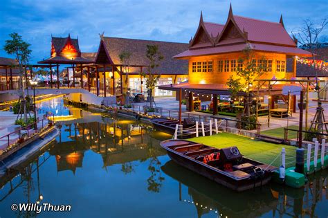 floating market in phuket.